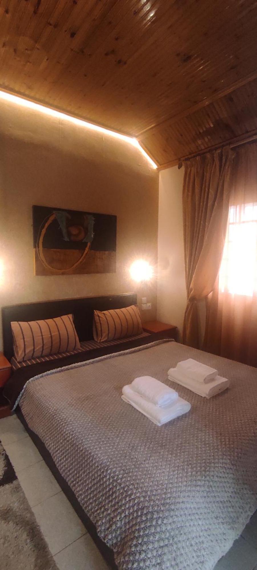 Erodios Guesthouse Káto Loutrákion Esterno foto